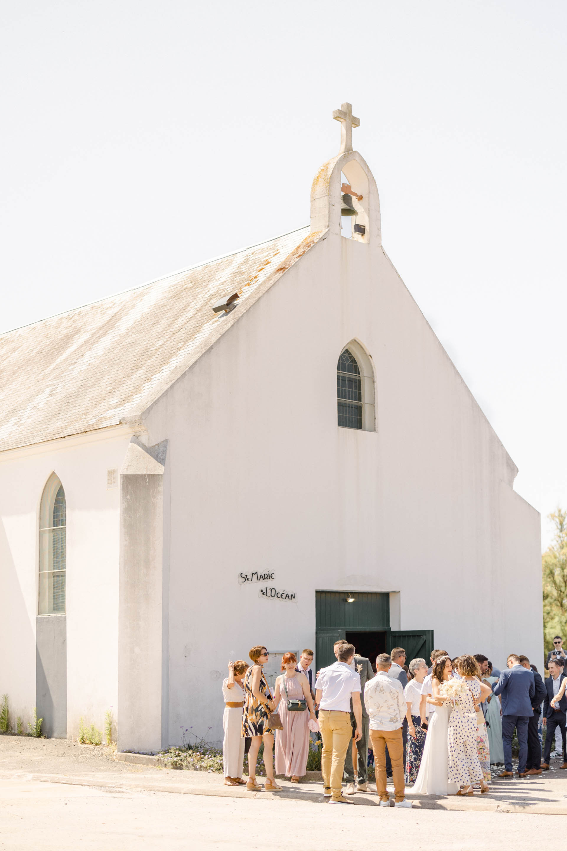 mariage chapelle robe beige gris