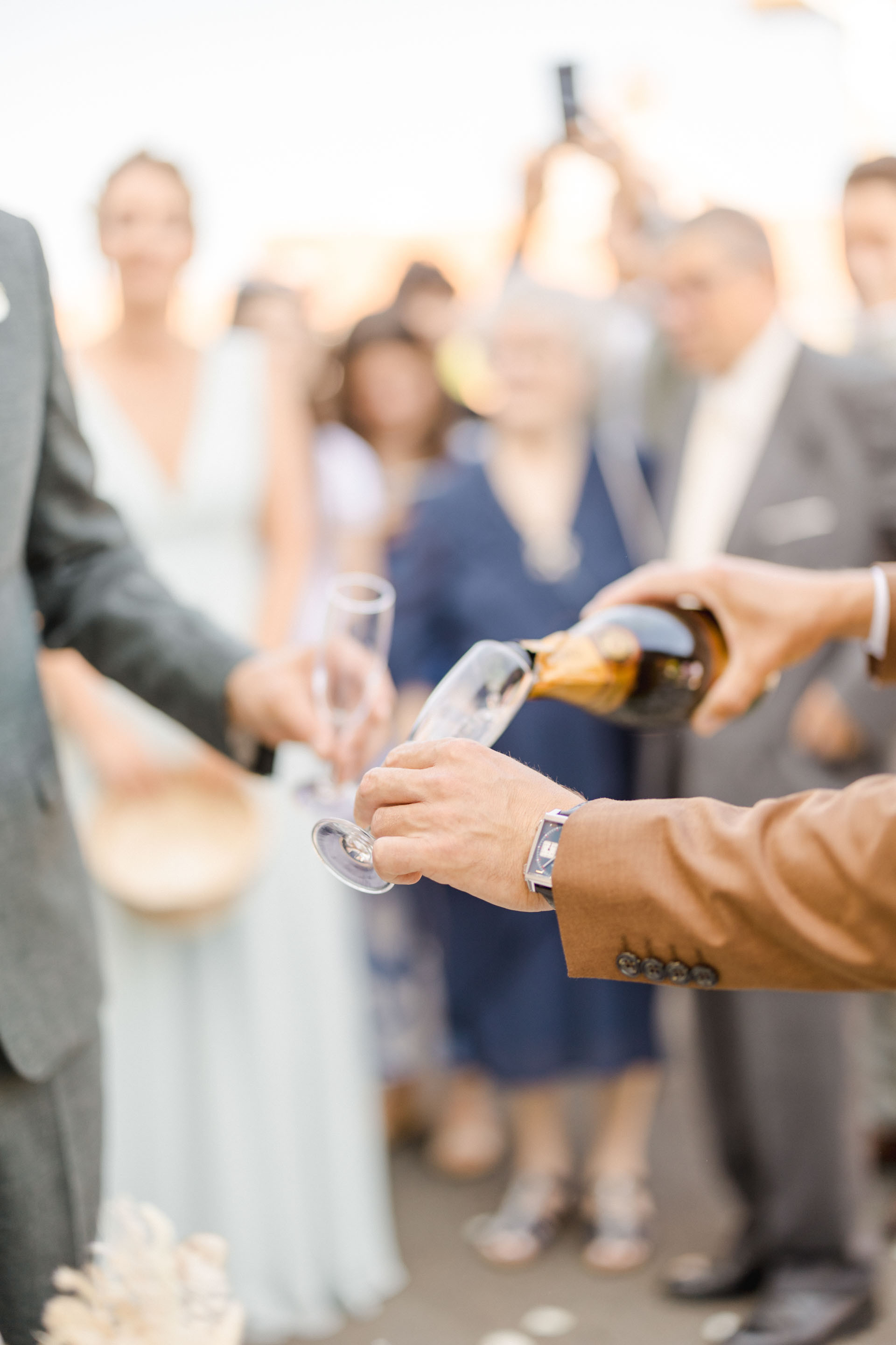 événement poignet se tenir la main geste gris