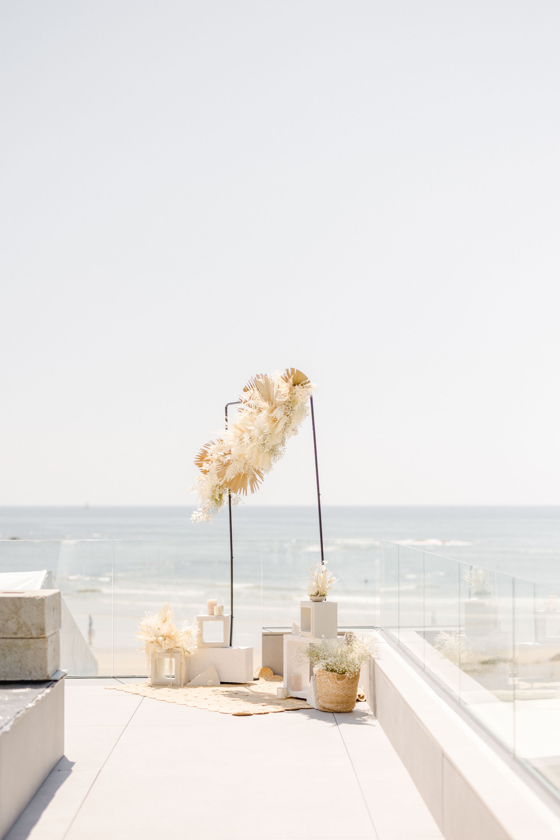 mer composition florale beige gris marron