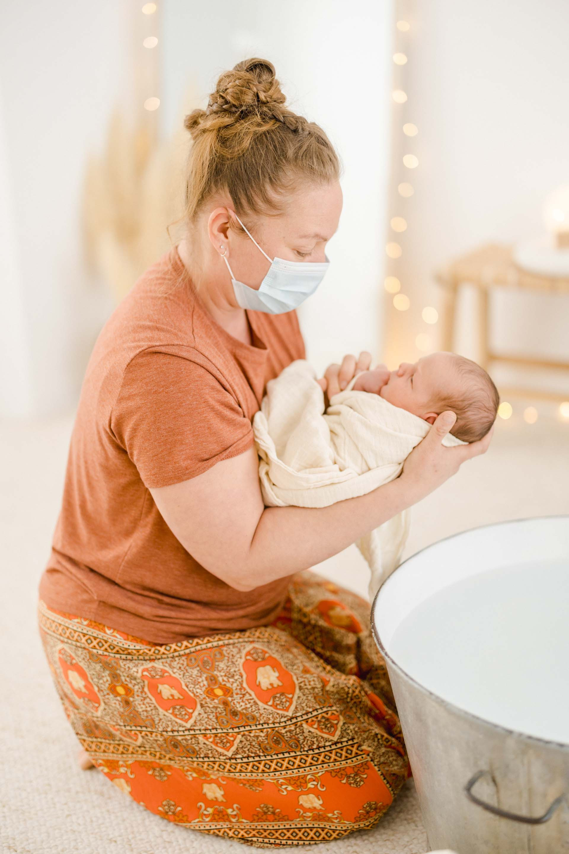 enfant naissance biberon marron gris