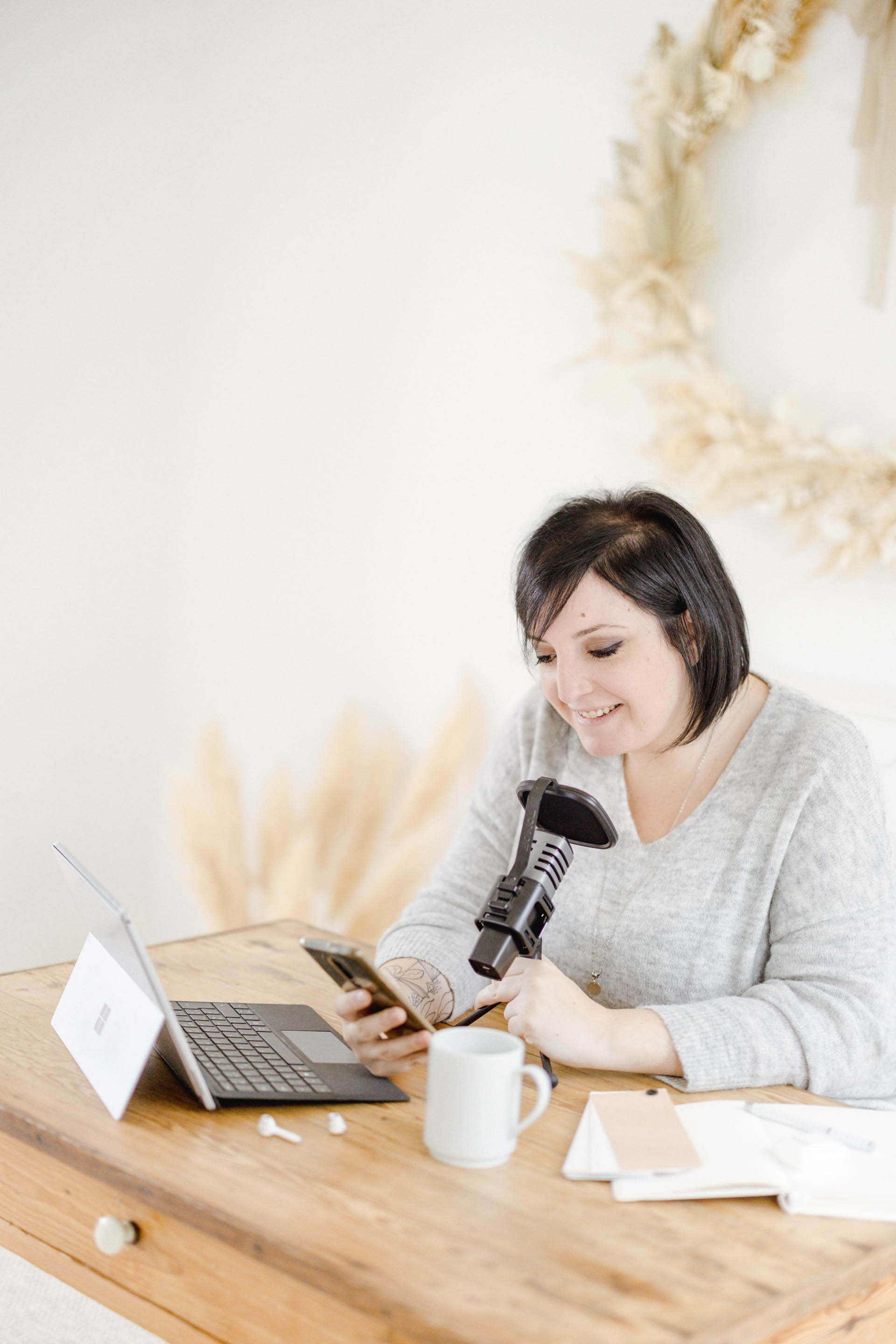 meubles bureau fournitures de bureau technologie matériel de bureau