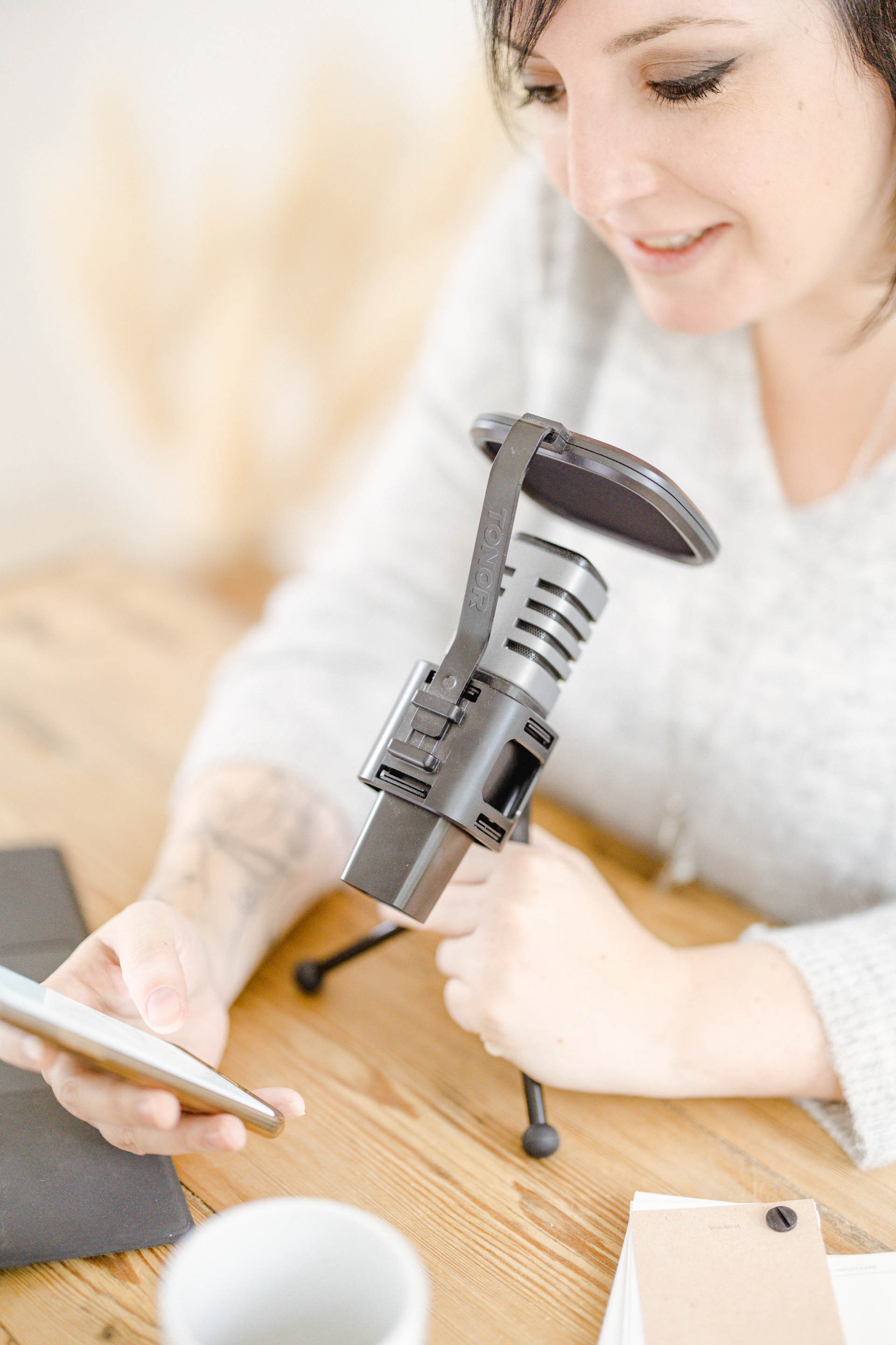 fournitures de bureau gris marron professionnel