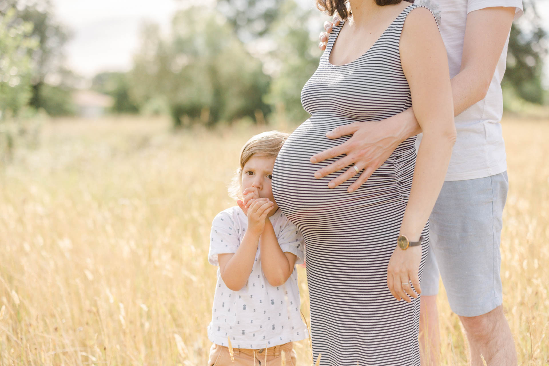bonheur enfant amour gris nature