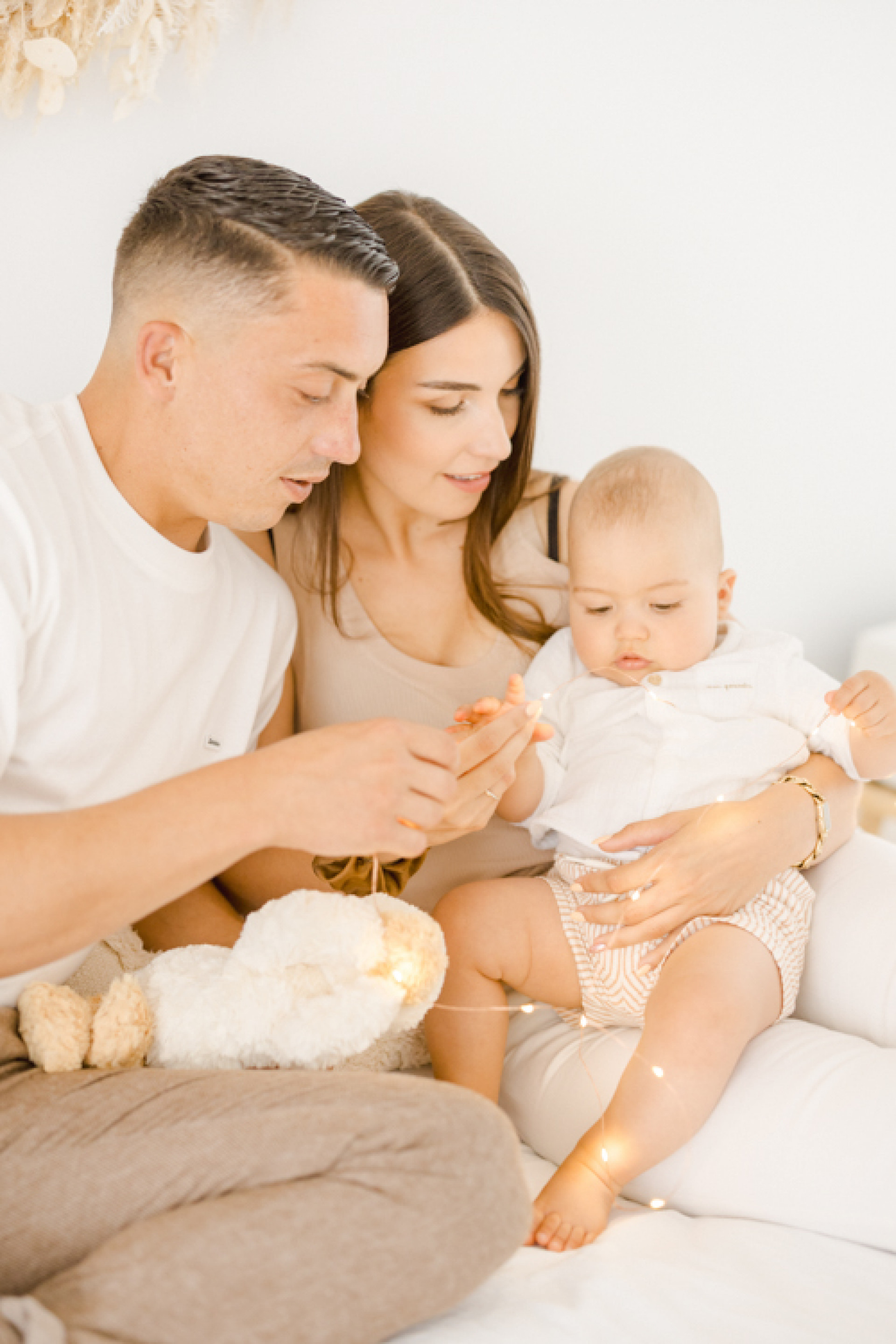 bonheur main enfant amour marron