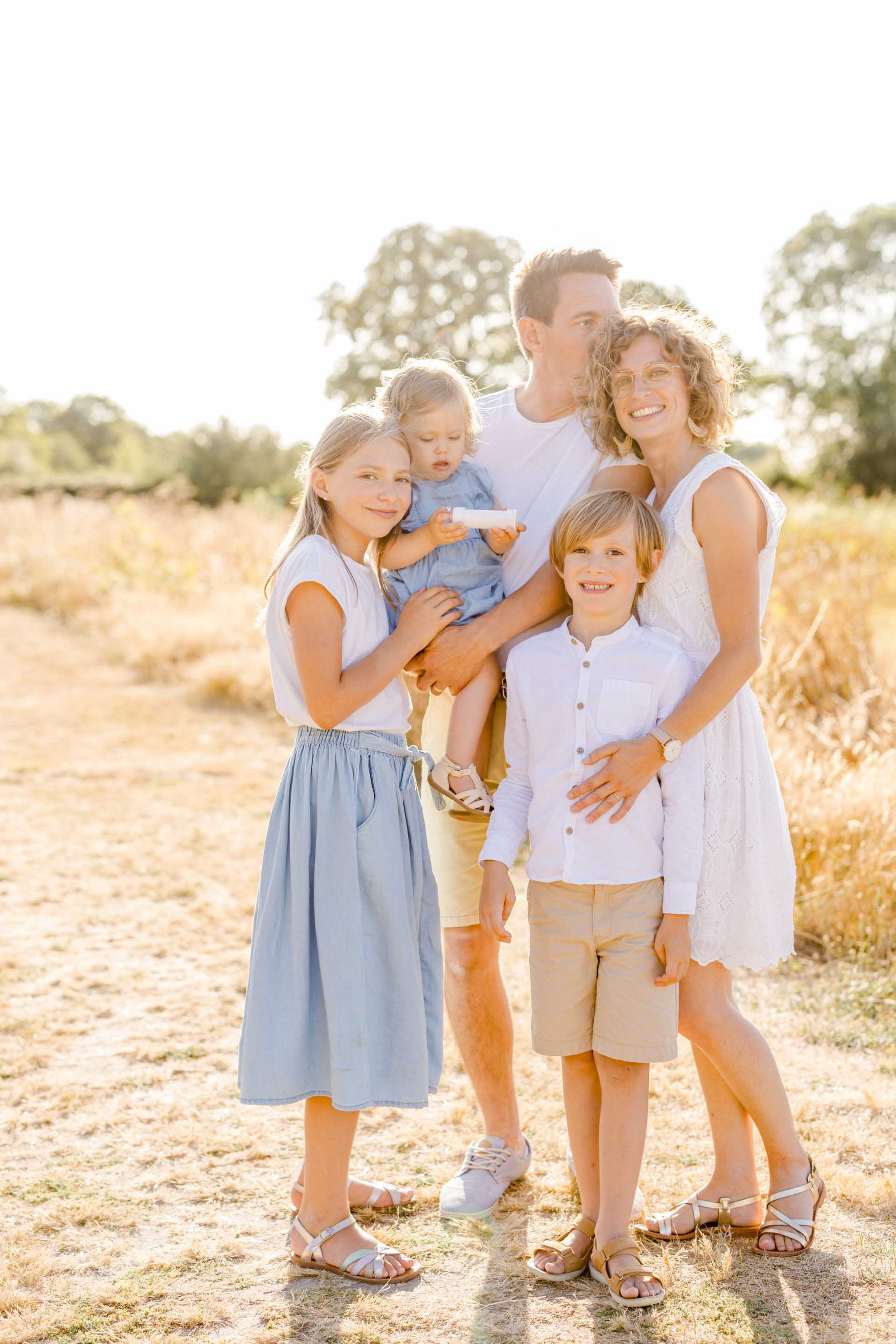 bonheur sourire robe enfant événement