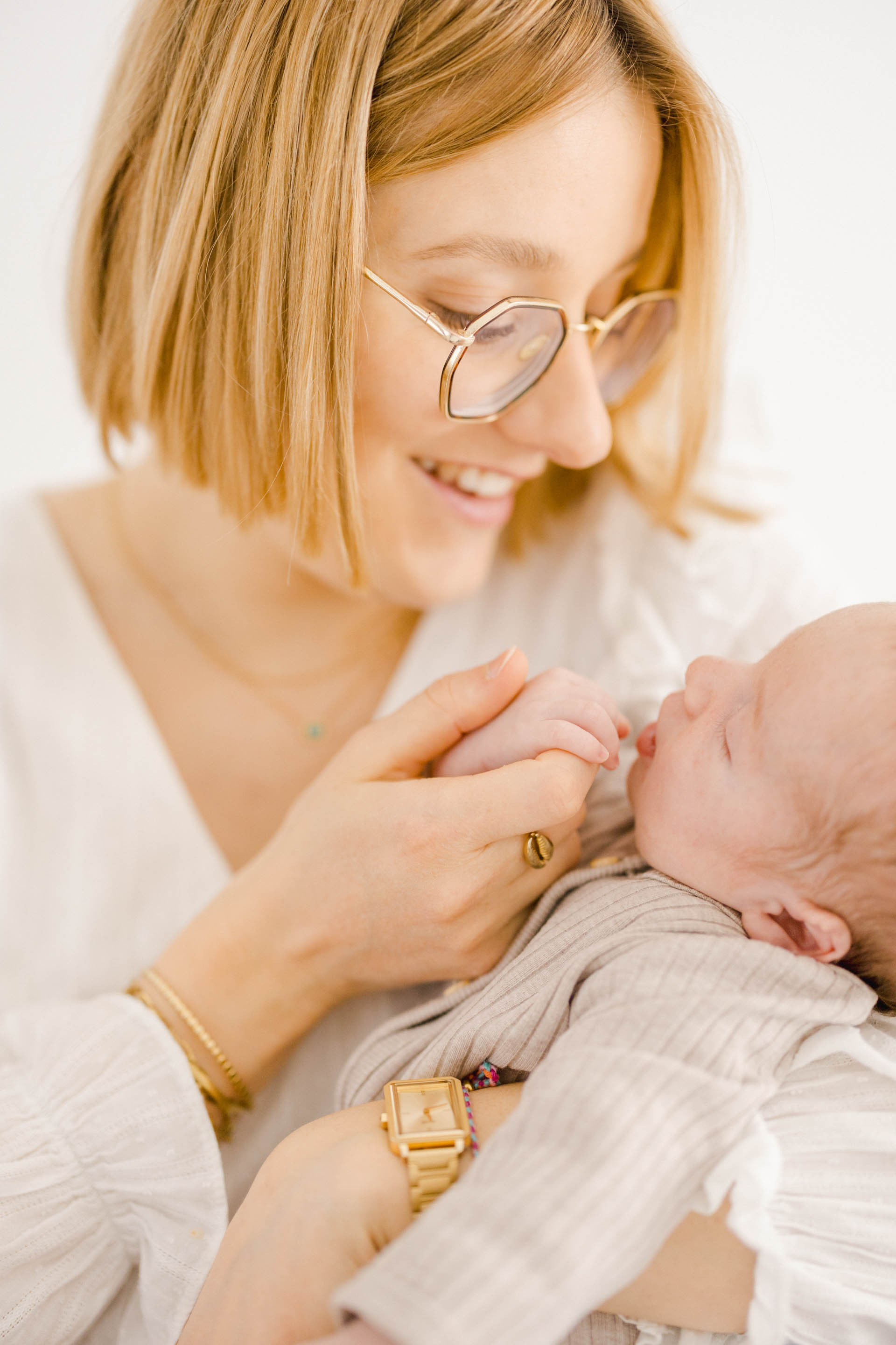 main bijoux bonheur enfant marron