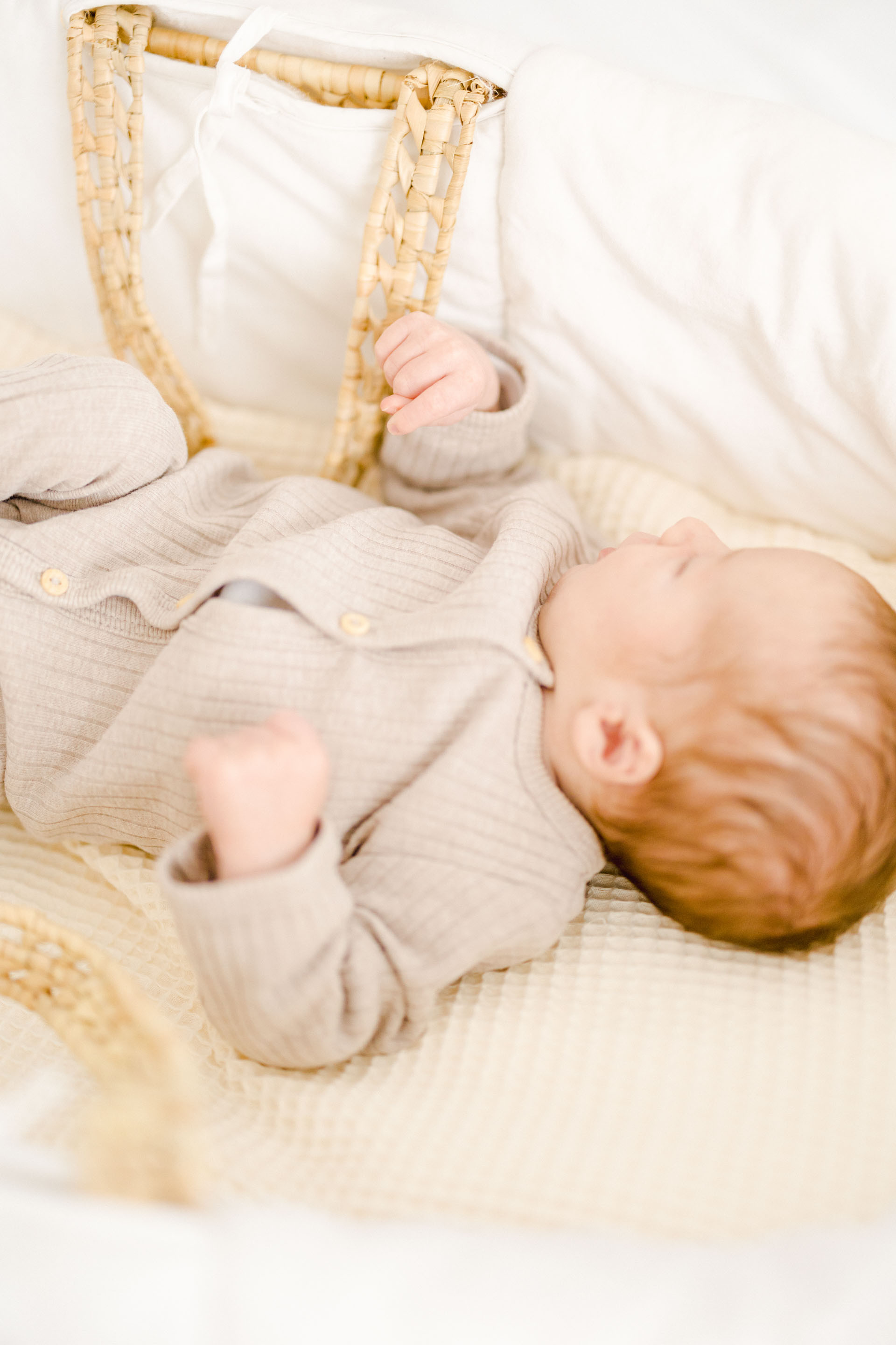 enfant beige marron gris rose