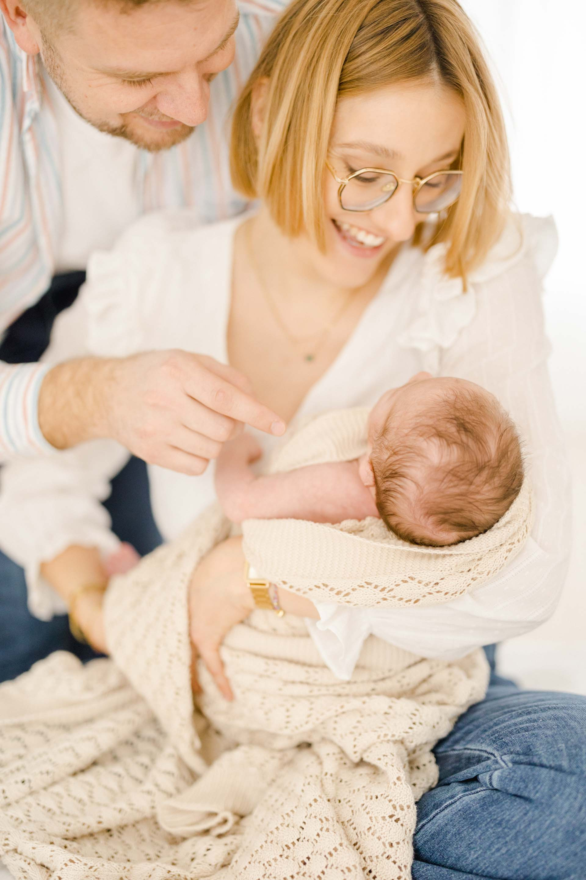 enfant bonheur amour famille gris
