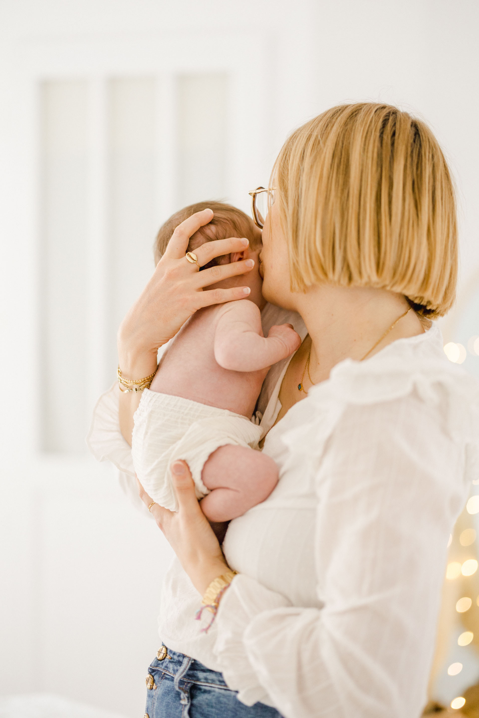 main enfant bonheur amour beige