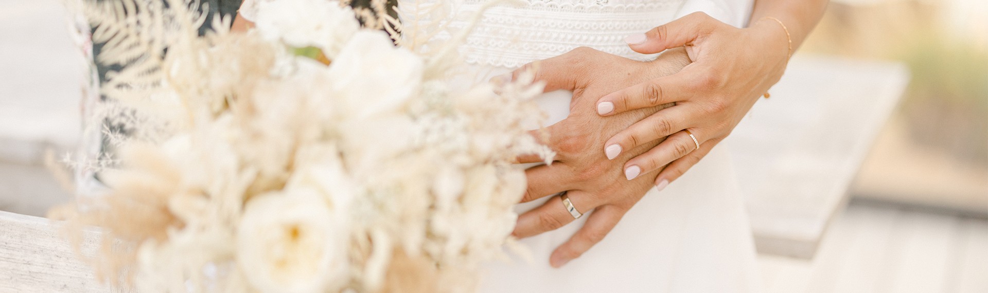 pétale composition florale gris marron mariage