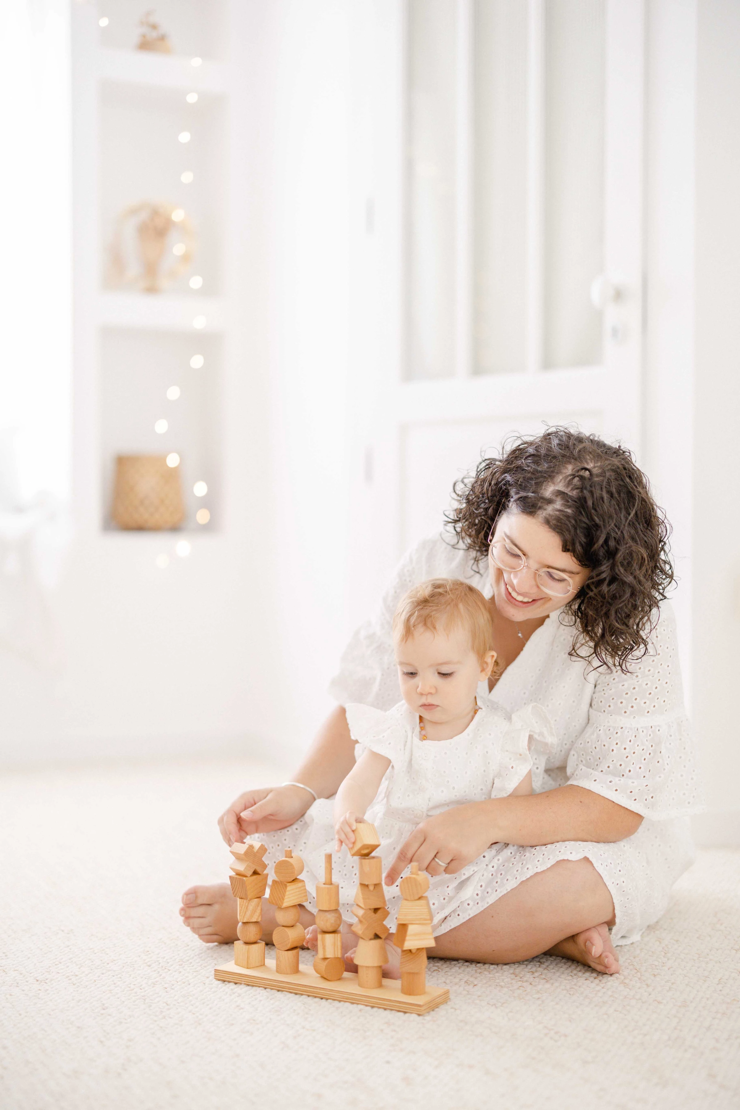 enfant jouer jouer avec les enfants jouet famille