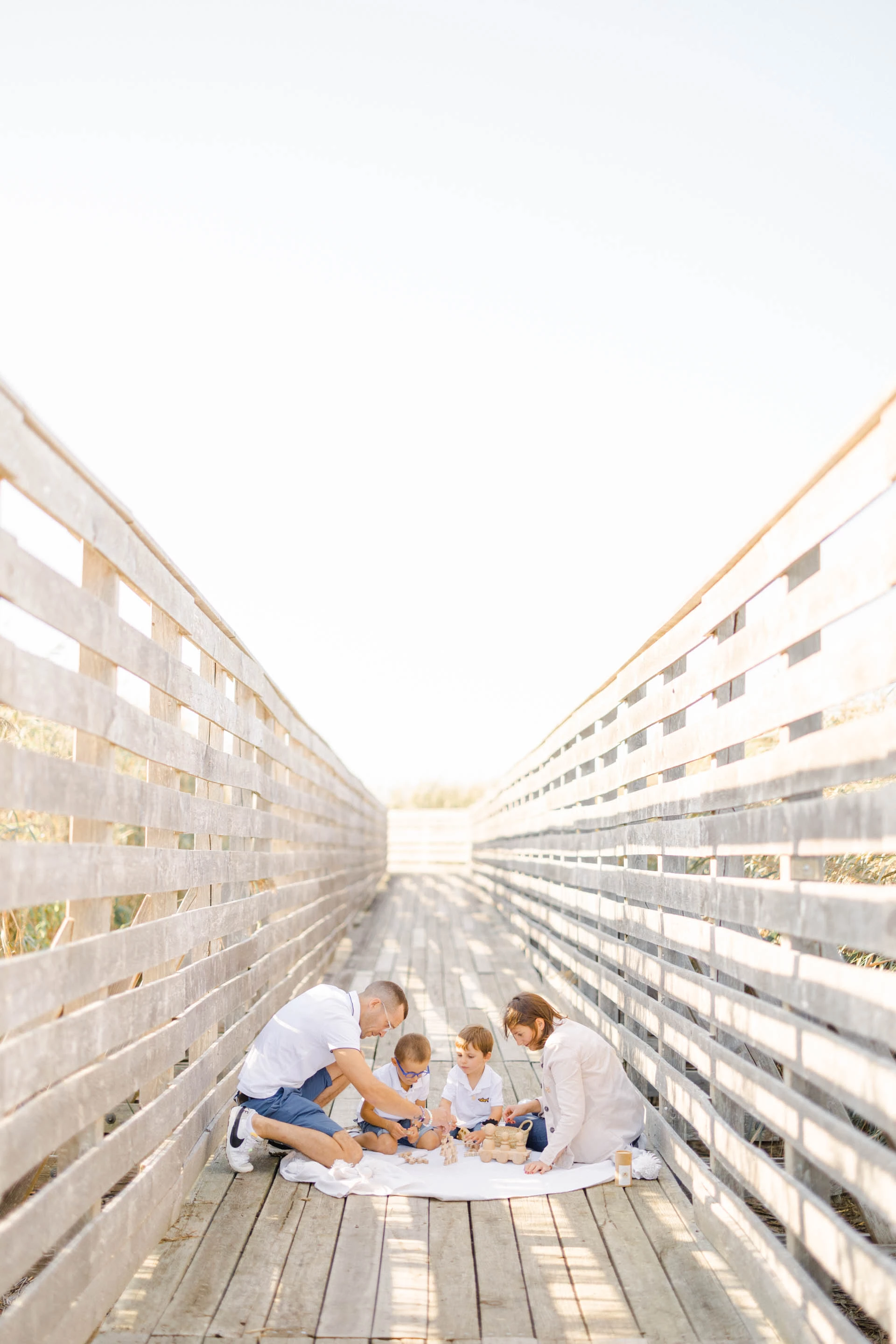 enfant planche amour bonheur passerelle