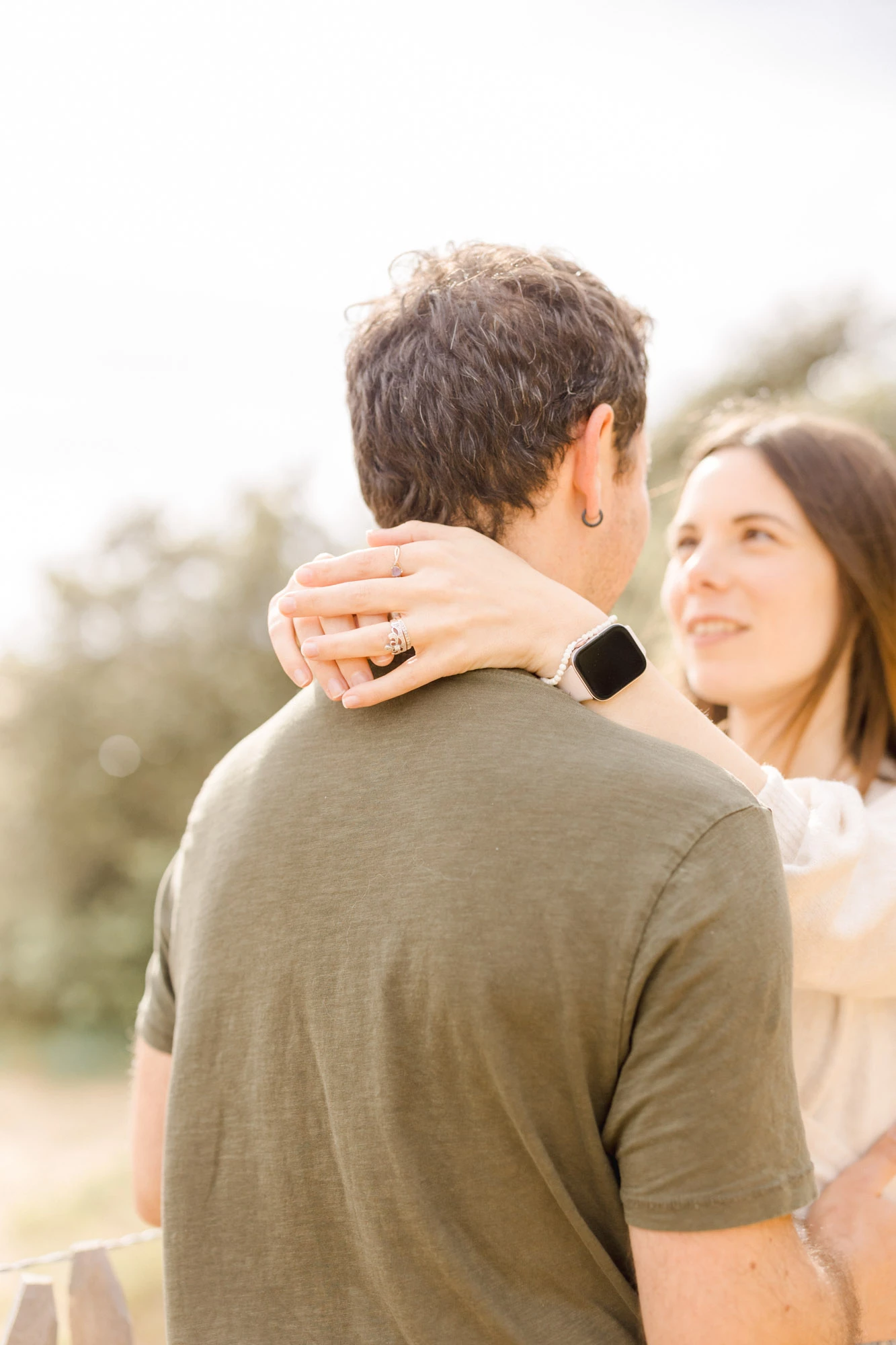 bonheur main amour romance geste