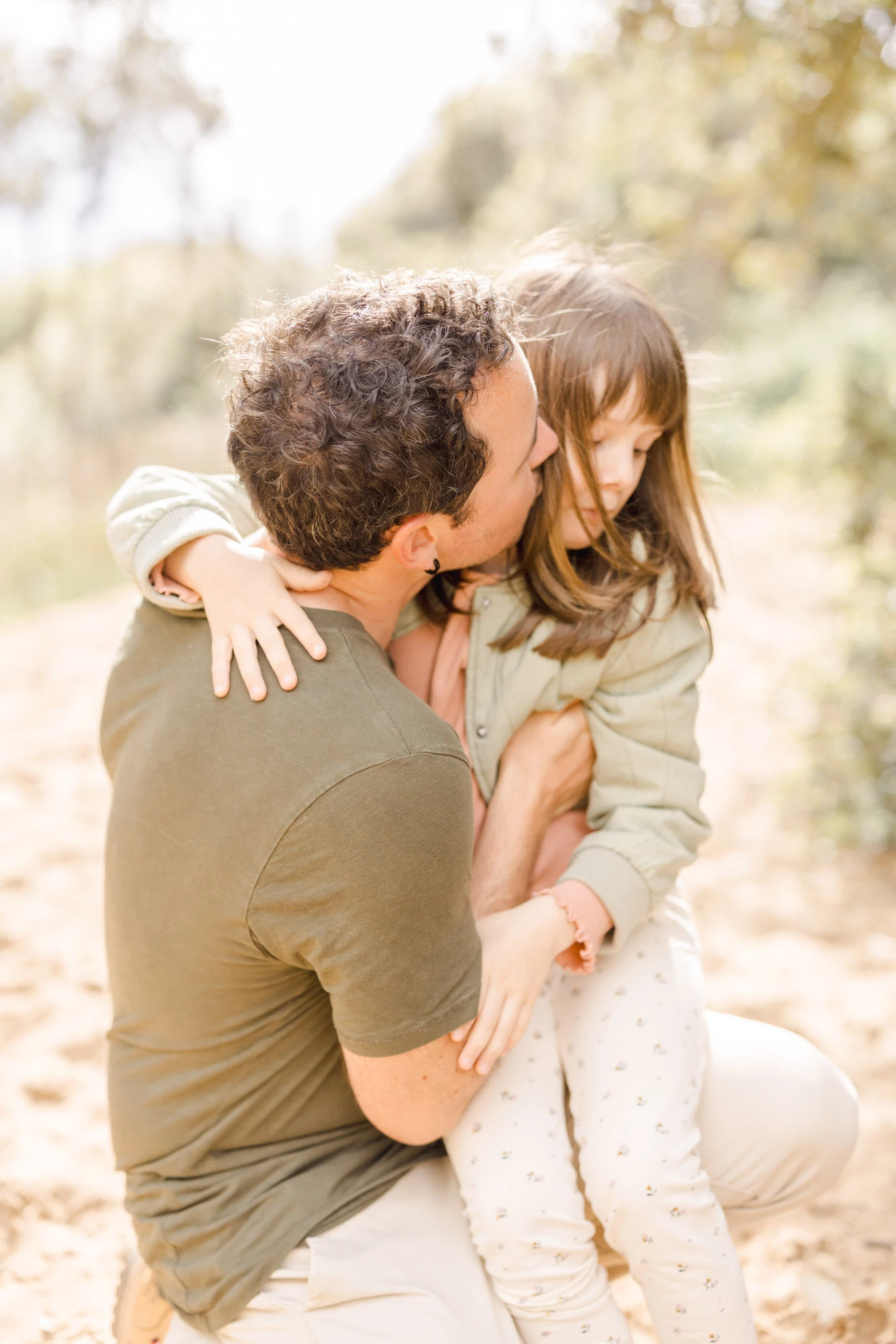 bonheur main enfant amour se tenir la main