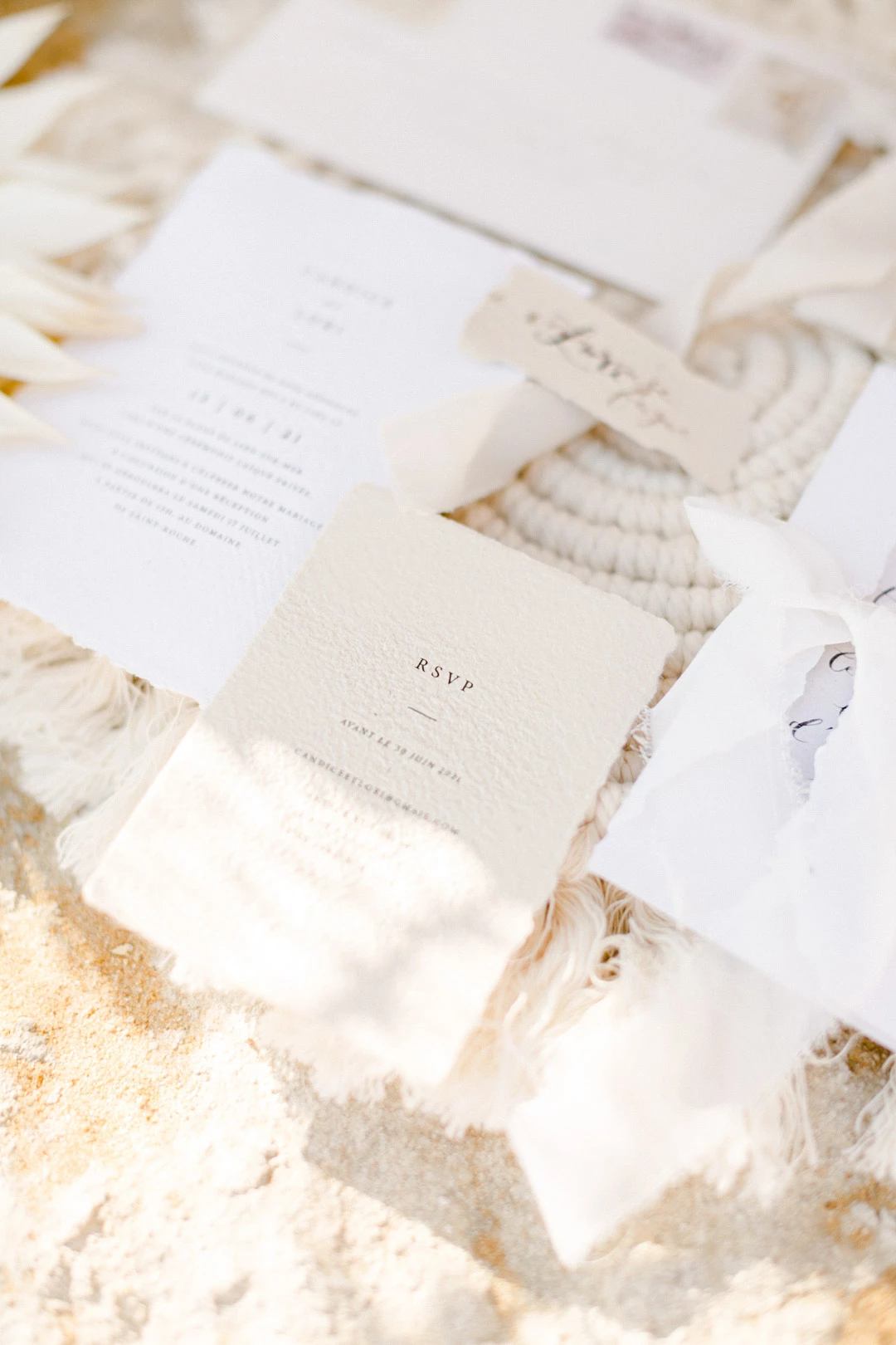 blanc papier faire-part de mariage beige gris