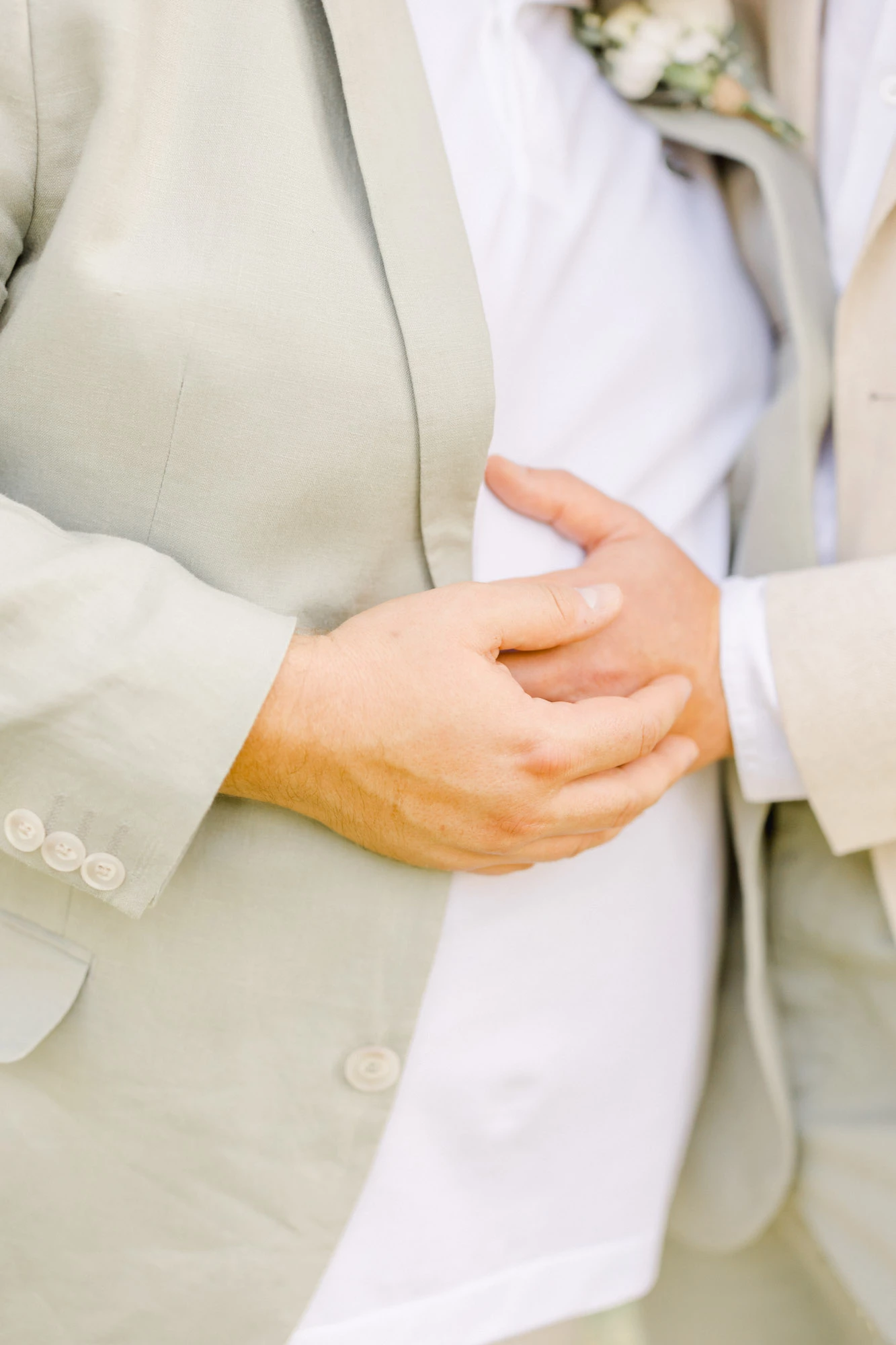 vêtements de cérémonie, événement, doigt, geste, interaction