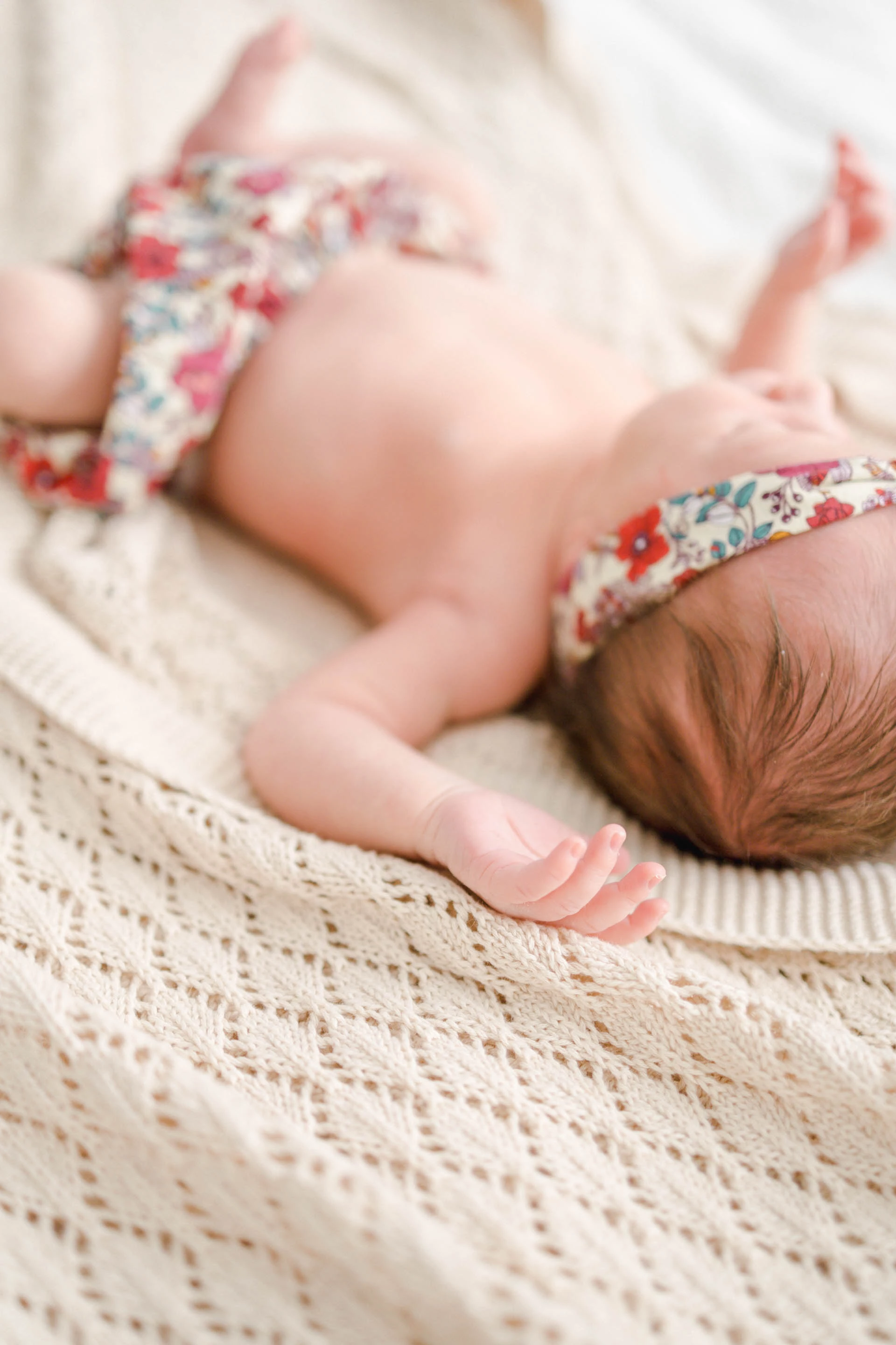 enfant marron gris bébé