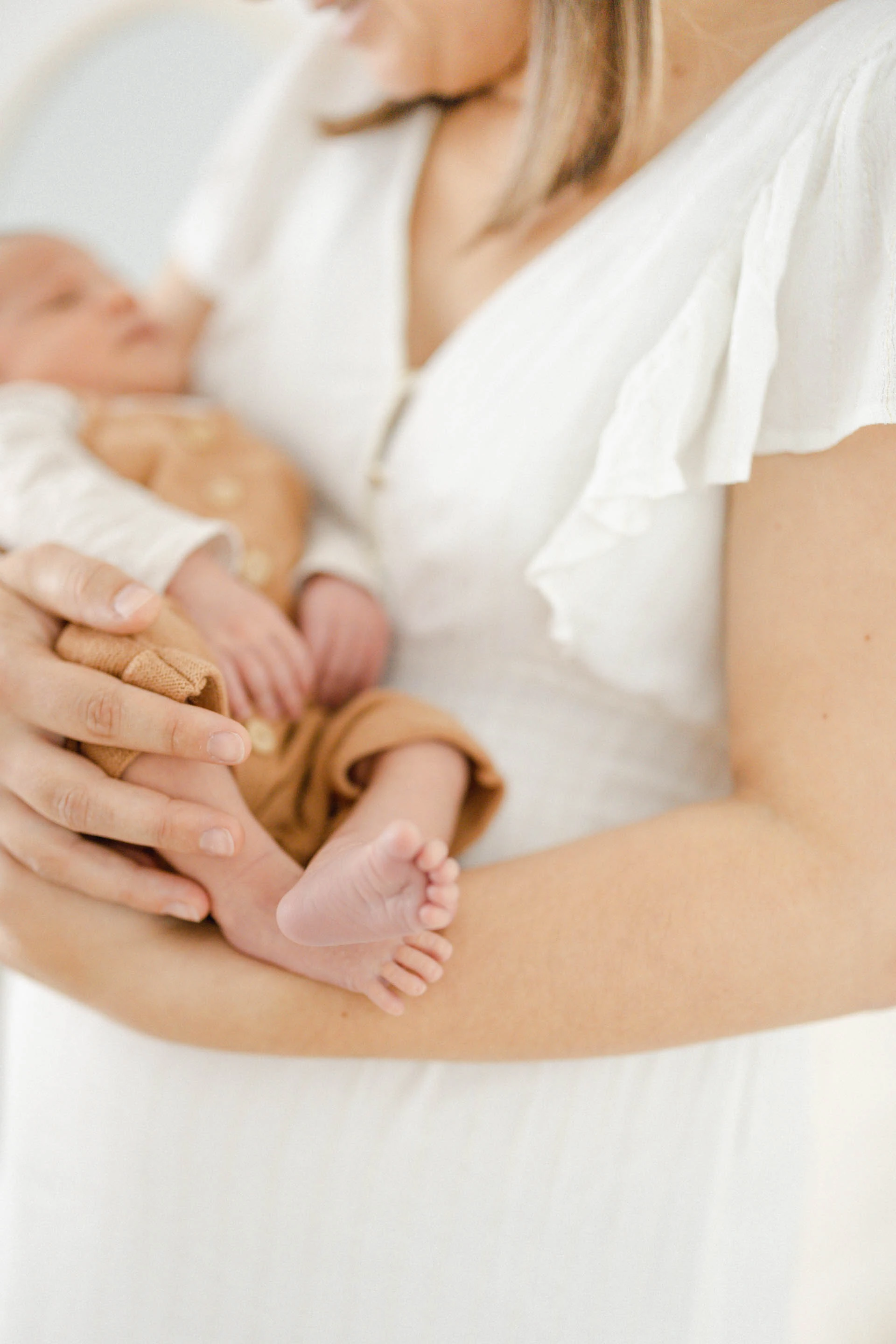 bonheur robe enfant sourire gris