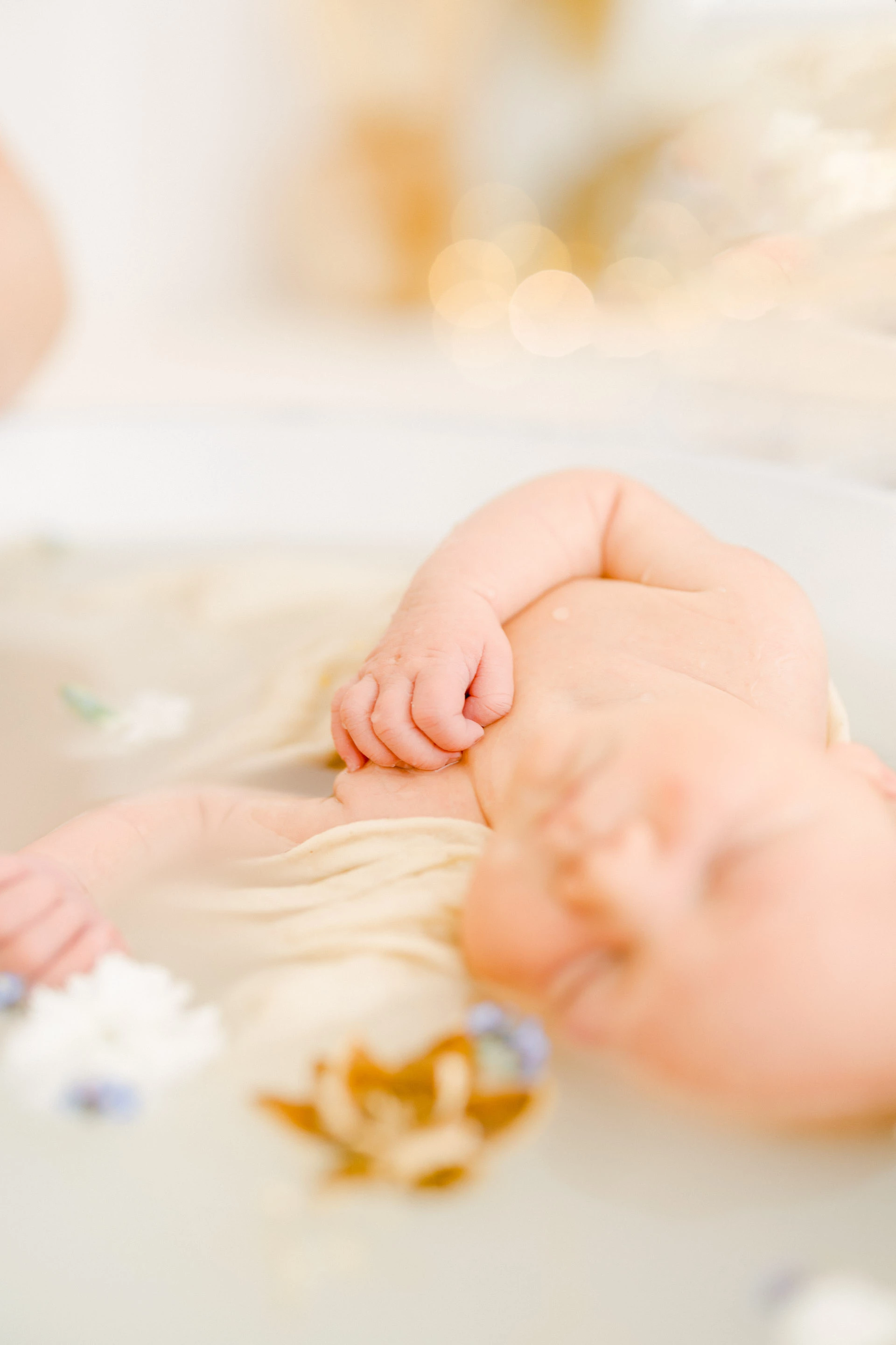 enfant marron noir orange gris