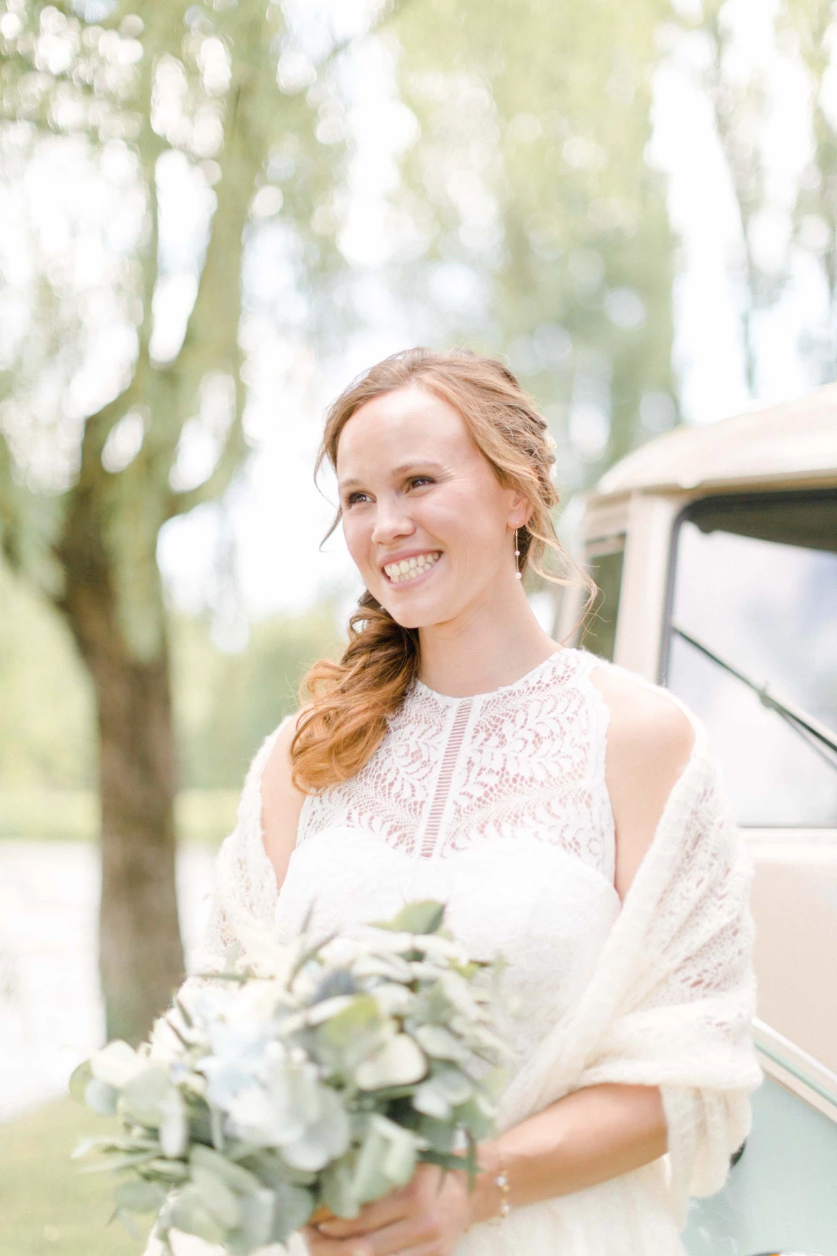 bonheur événement mariage sourire gris