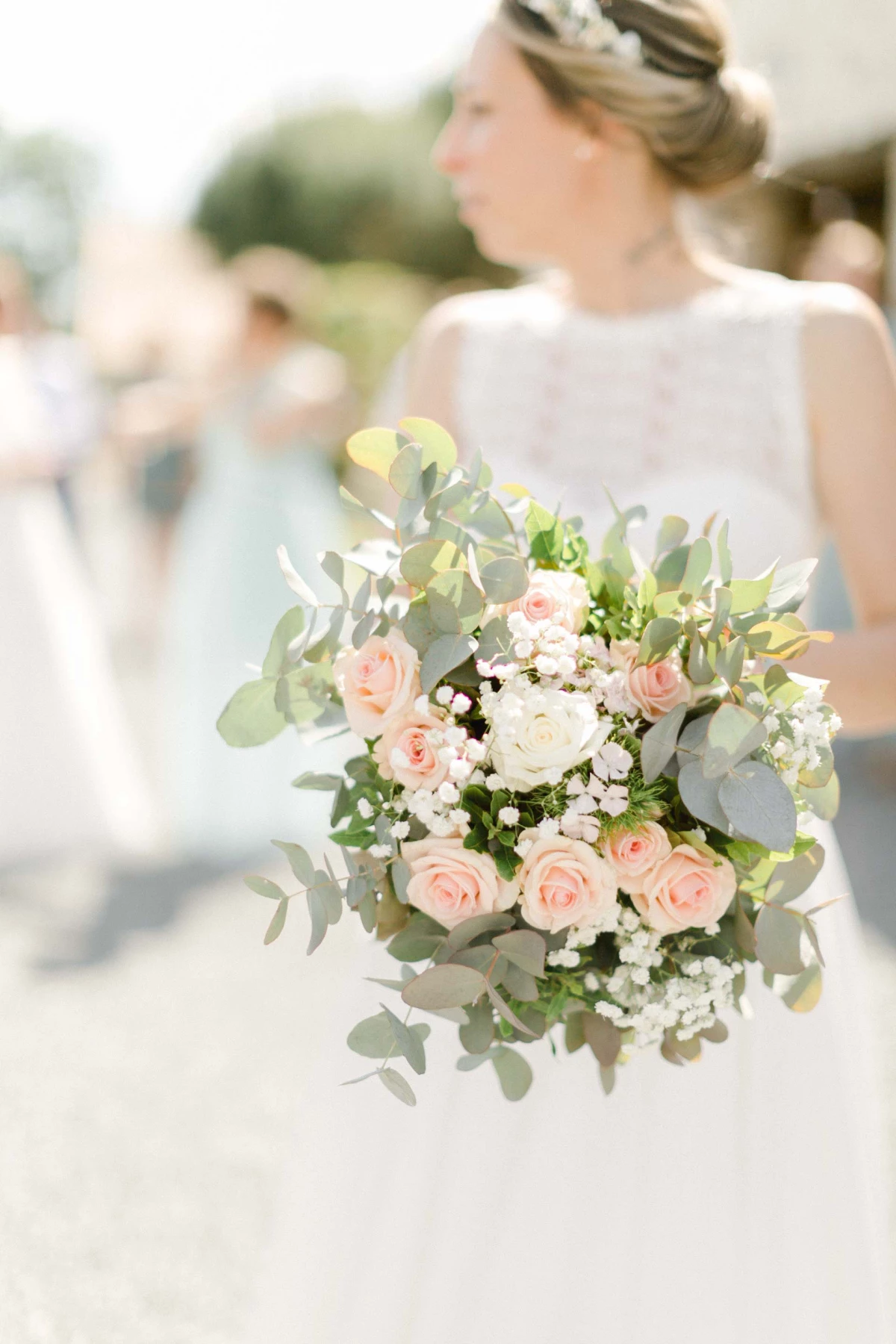 fleur pétale blanc robe composition florale