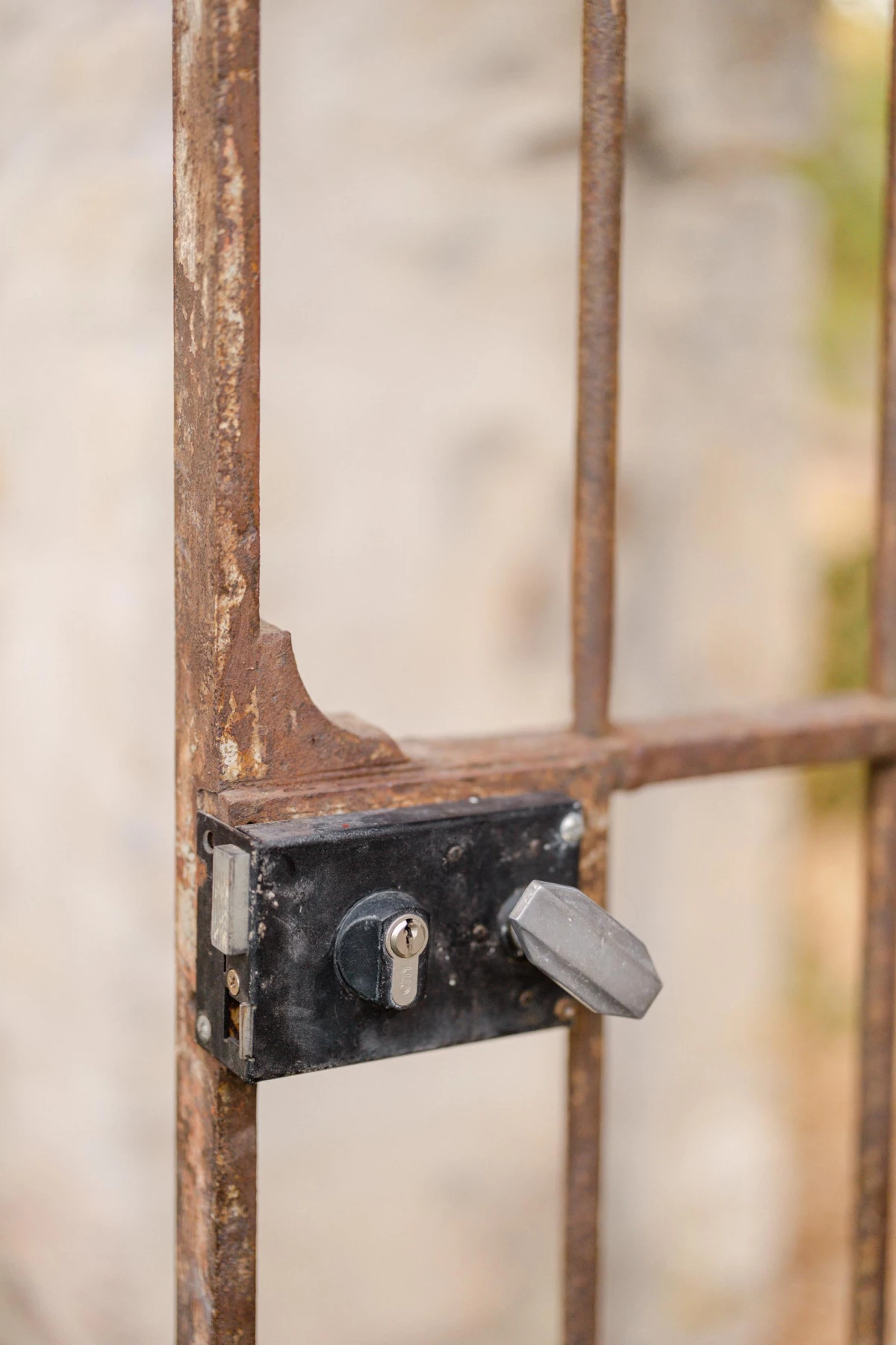 brun fer métal serrure et clé gris