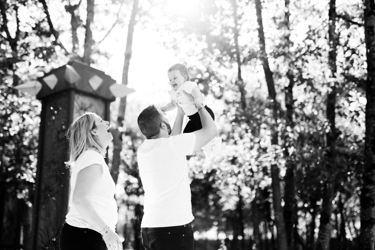 bonheur amour enfant noir gris