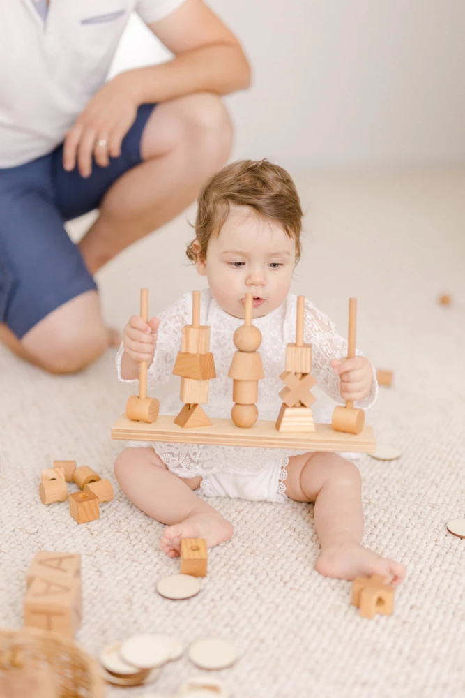 enfant jouet jouer jouer avec les enfants marron