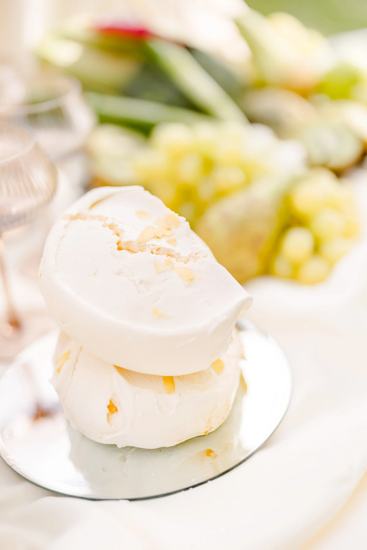 nourriture vaisselle crème glaçage beige