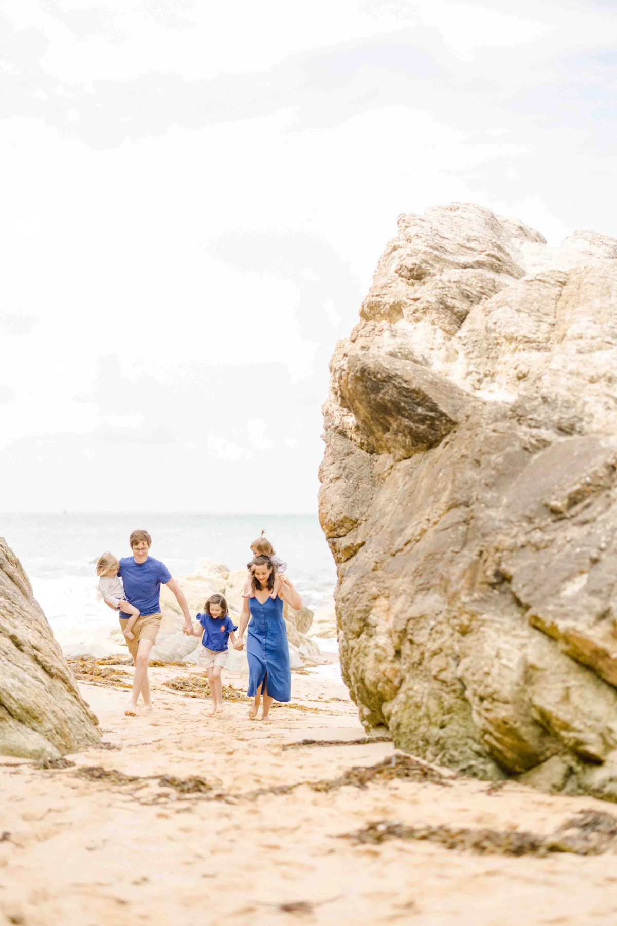 rocher robe côte mer beige