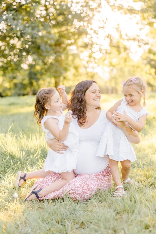 bonheur main enfant robe sourire