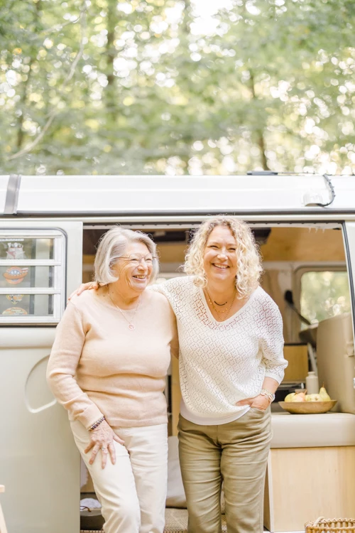 sourire bonheur rire marron gris