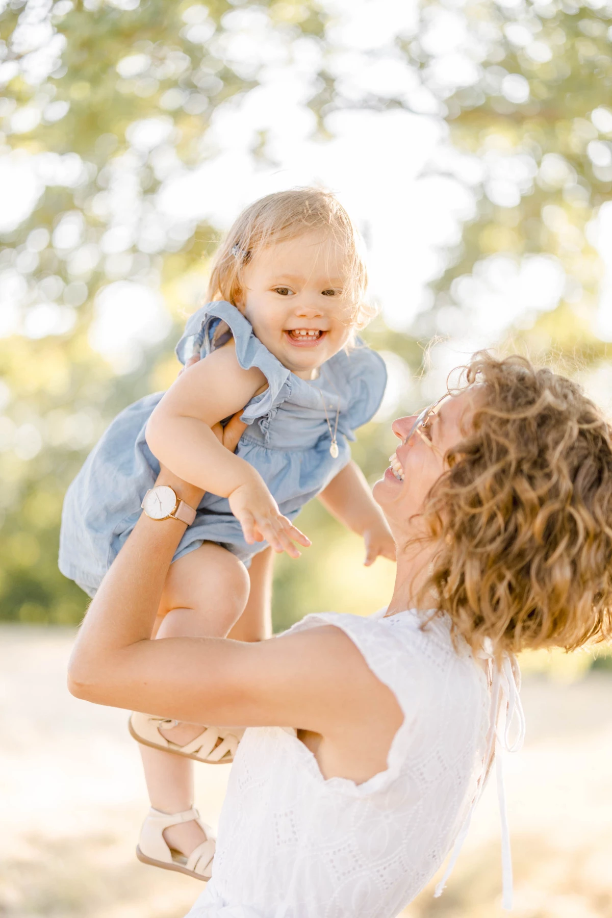 bonheur main enfant sourire amour