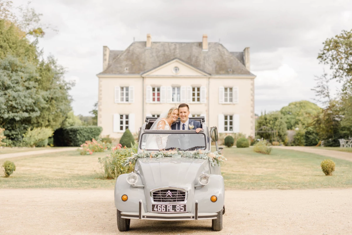 voiture bonheur robe mariage gris