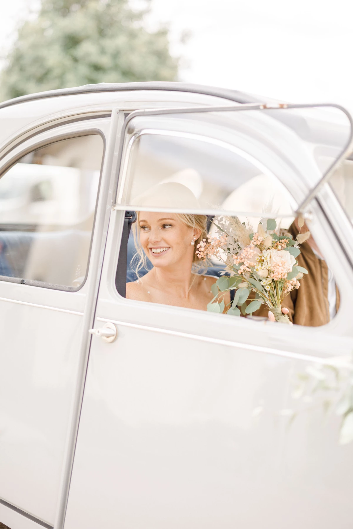 bonheur mariage gris fleurs voiture