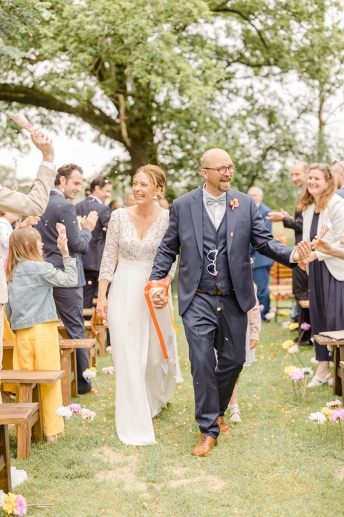 robe événement bonheur sourire beige