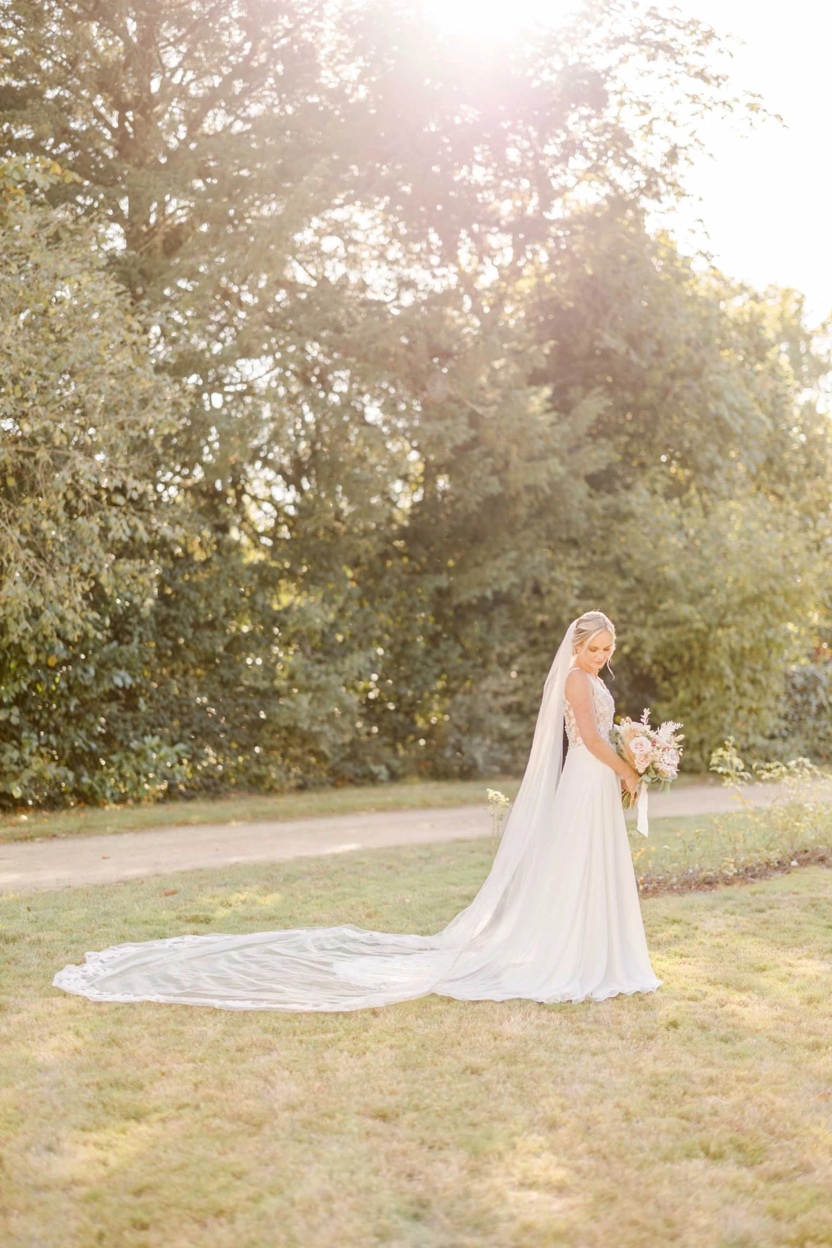 blanc robe voile événement gris