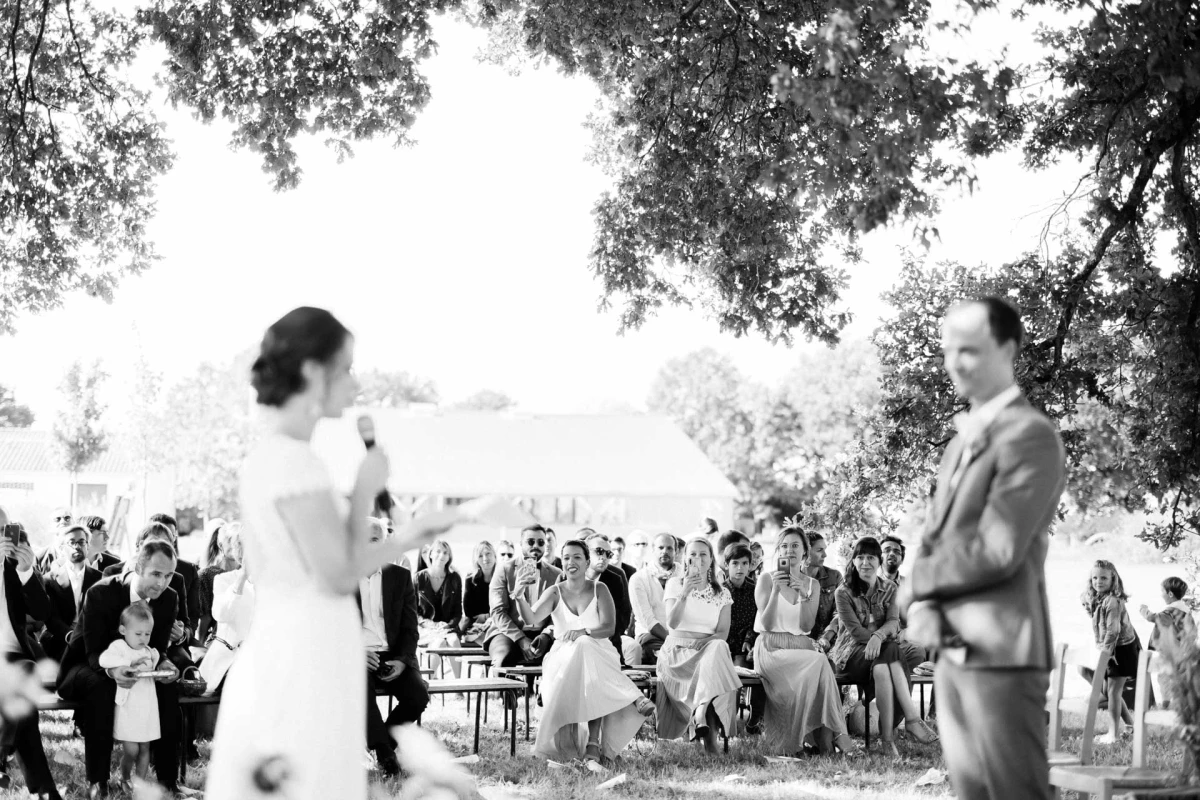 blanc événement robe mariage gris