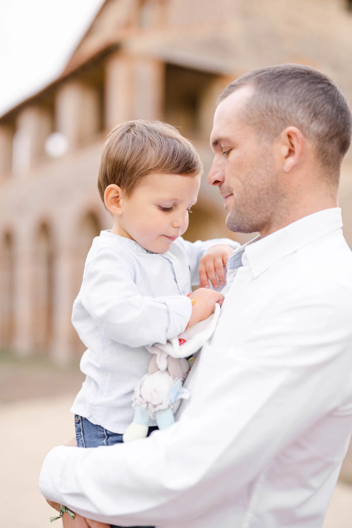bonheur enfant gris marron