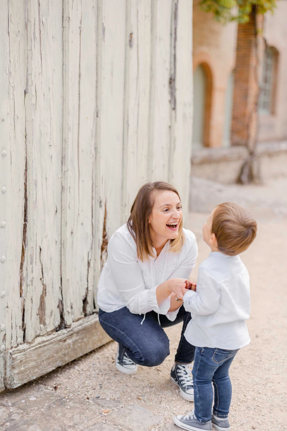 bonheur enfant sourire amour gris