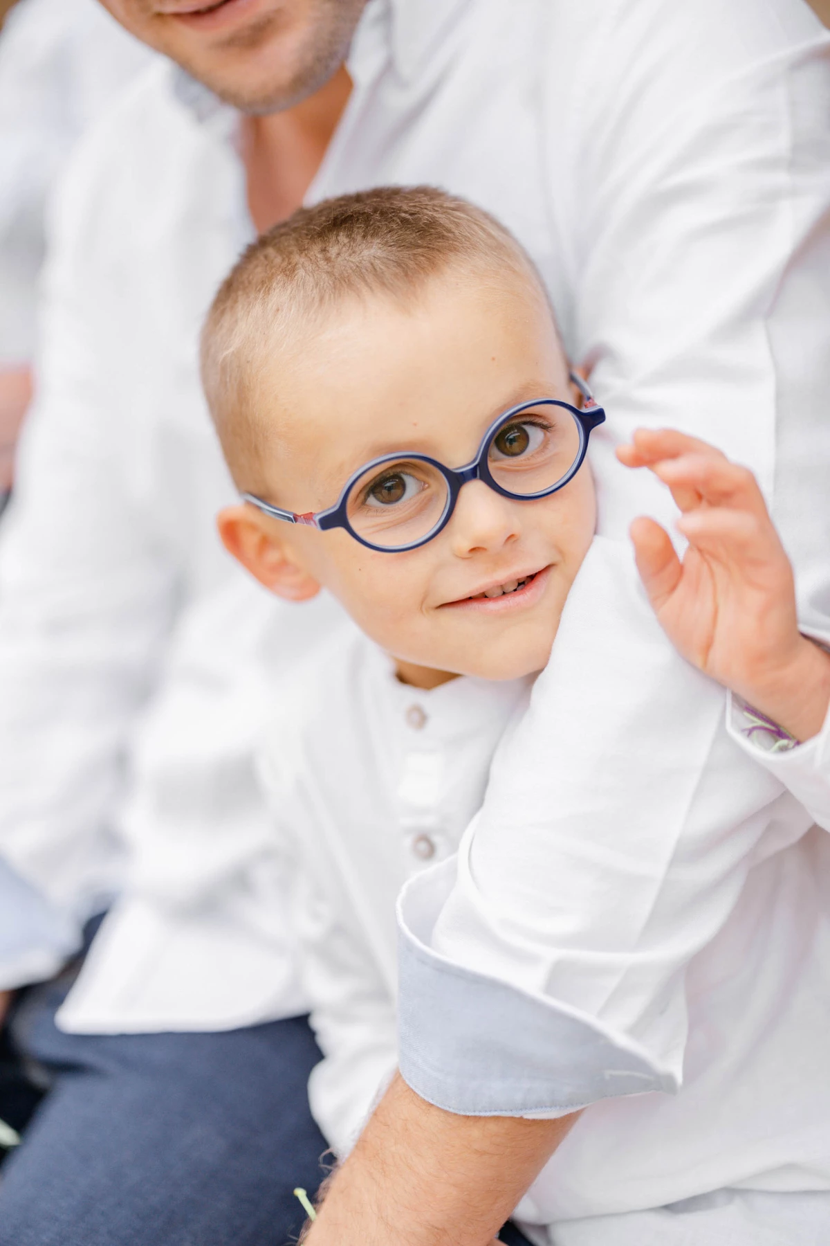 lunettes bonheur enfant sourire gris