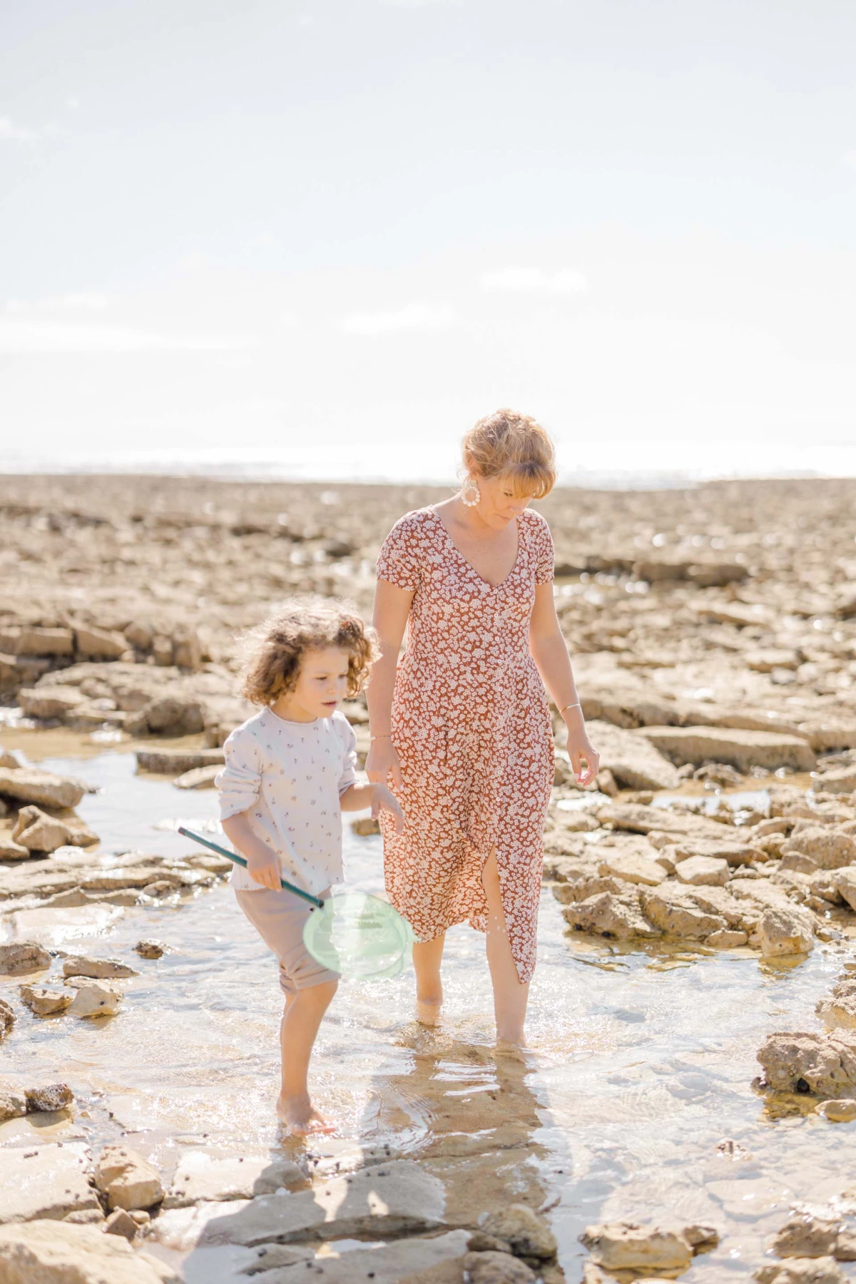 robe plage bonheur sable marron
