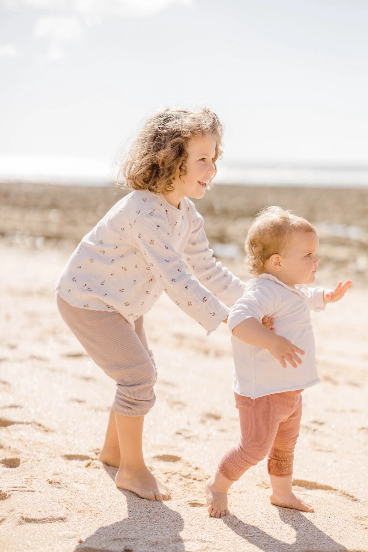 bonheur enfant sable beige gris