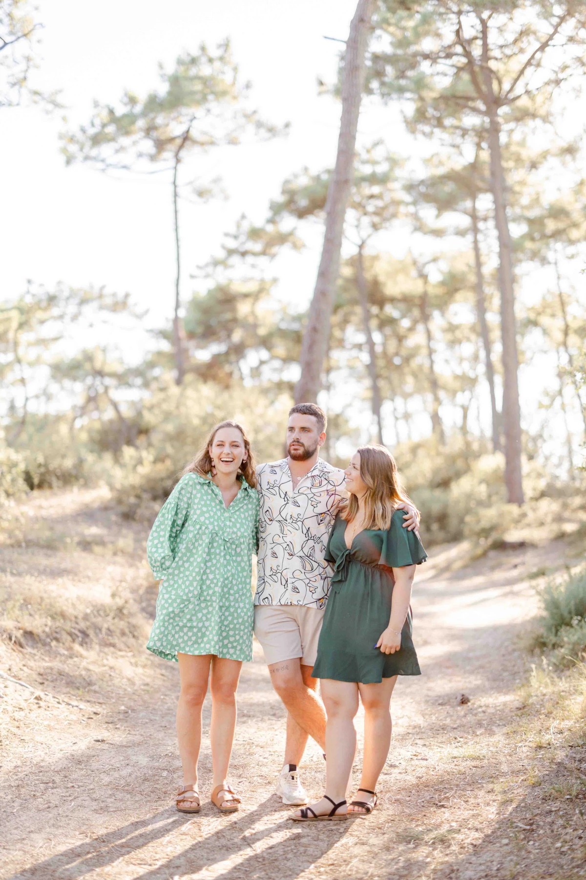 bonheur robe sourire gris marron