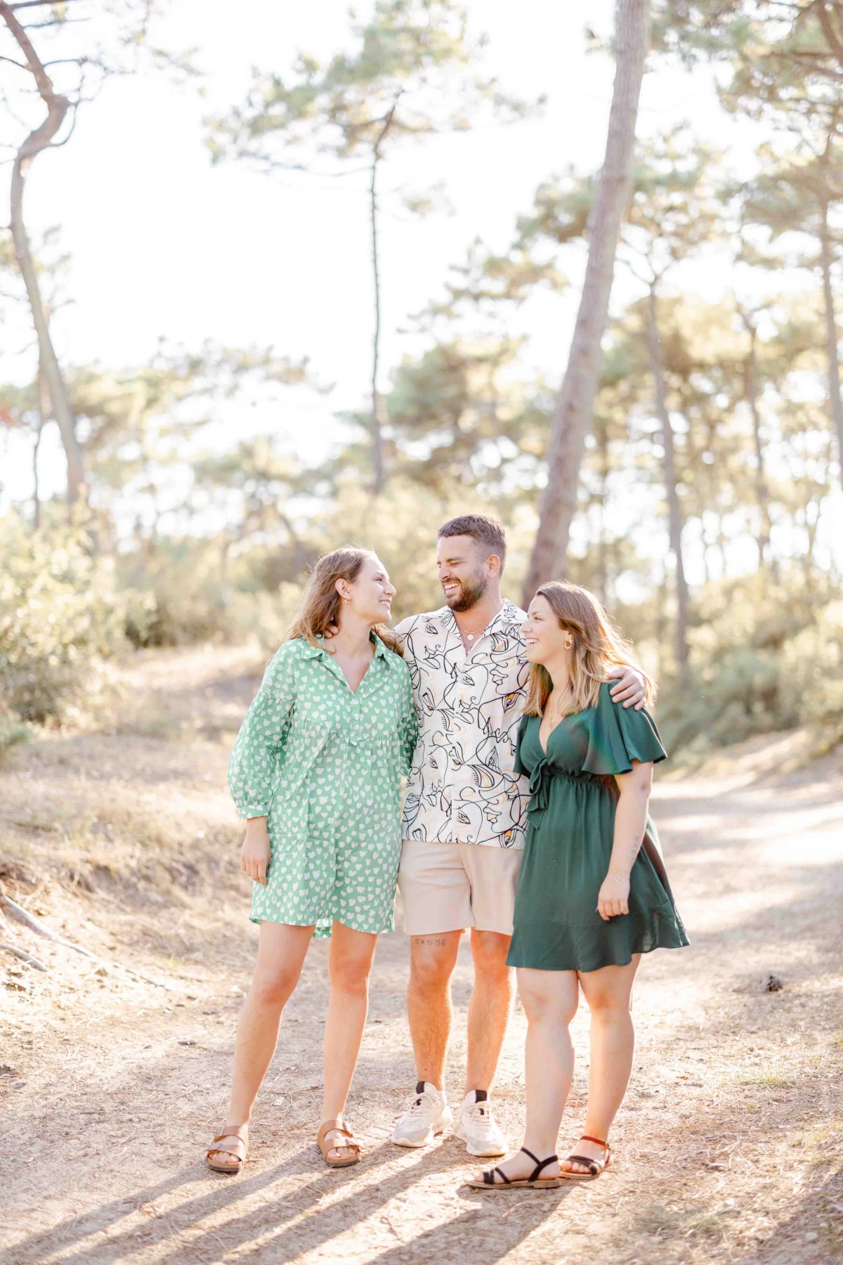 bonheur robe sourire gris marron