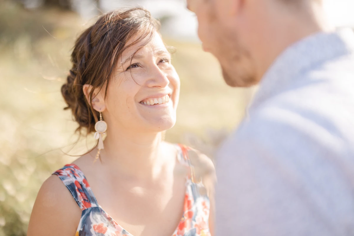 bonheur sourire gris marron saisons