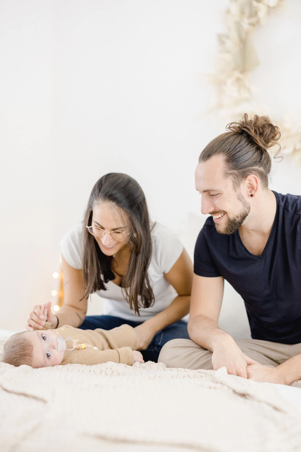 bonheur main enfant amour famille