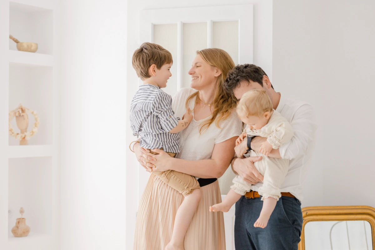 bonheur enfant sourire famille amour