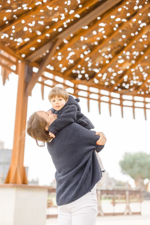 bonheur enfant amour jouer avec les enfants marron