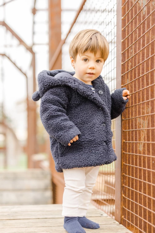 enfant bonheur marron gris saisons